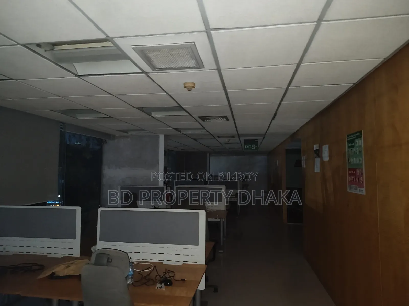গুলশান এভিনিউতে ৪৫০০ বর্গফুটের খোলা ফার্নিশড কমার্শিয়াল স্পেস ভাড়া
