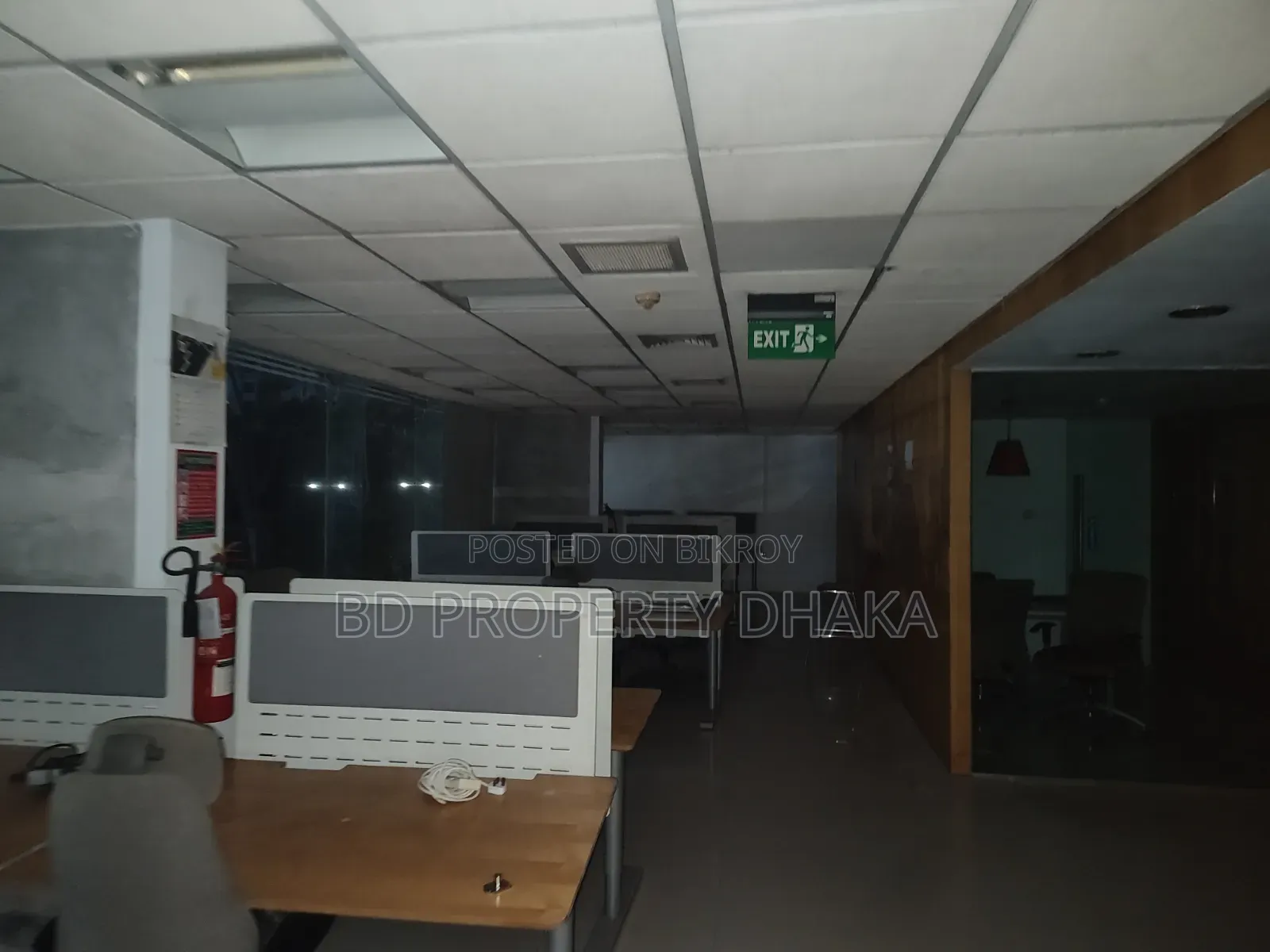 গুলশান এভিনিউতে ৪৫০০ বর্গফুটের খোলা ফার্নিশড কমার্শিয়াল স্পেস ভাড়া