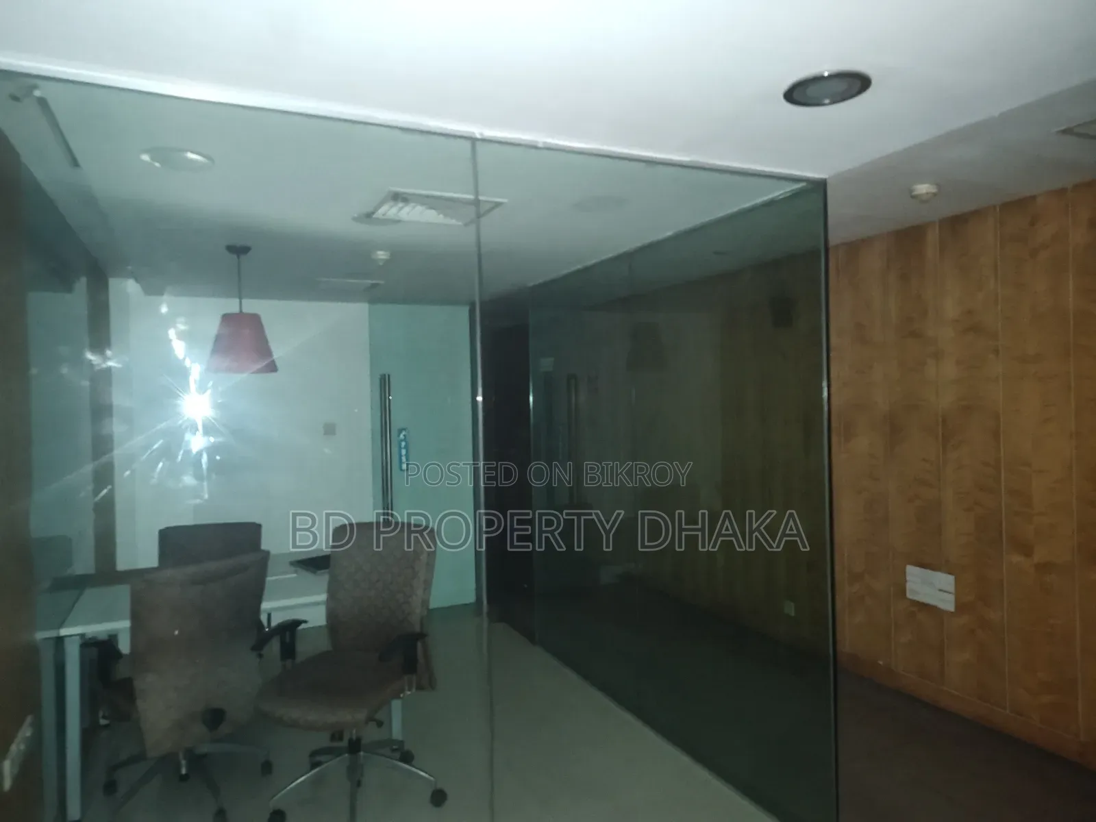 গুলশান এভিনিউতে ৪৫০০ বর্গফুটের খোলা ফার্নিশড কমার্শিয়াল স্পেস ভাড়া