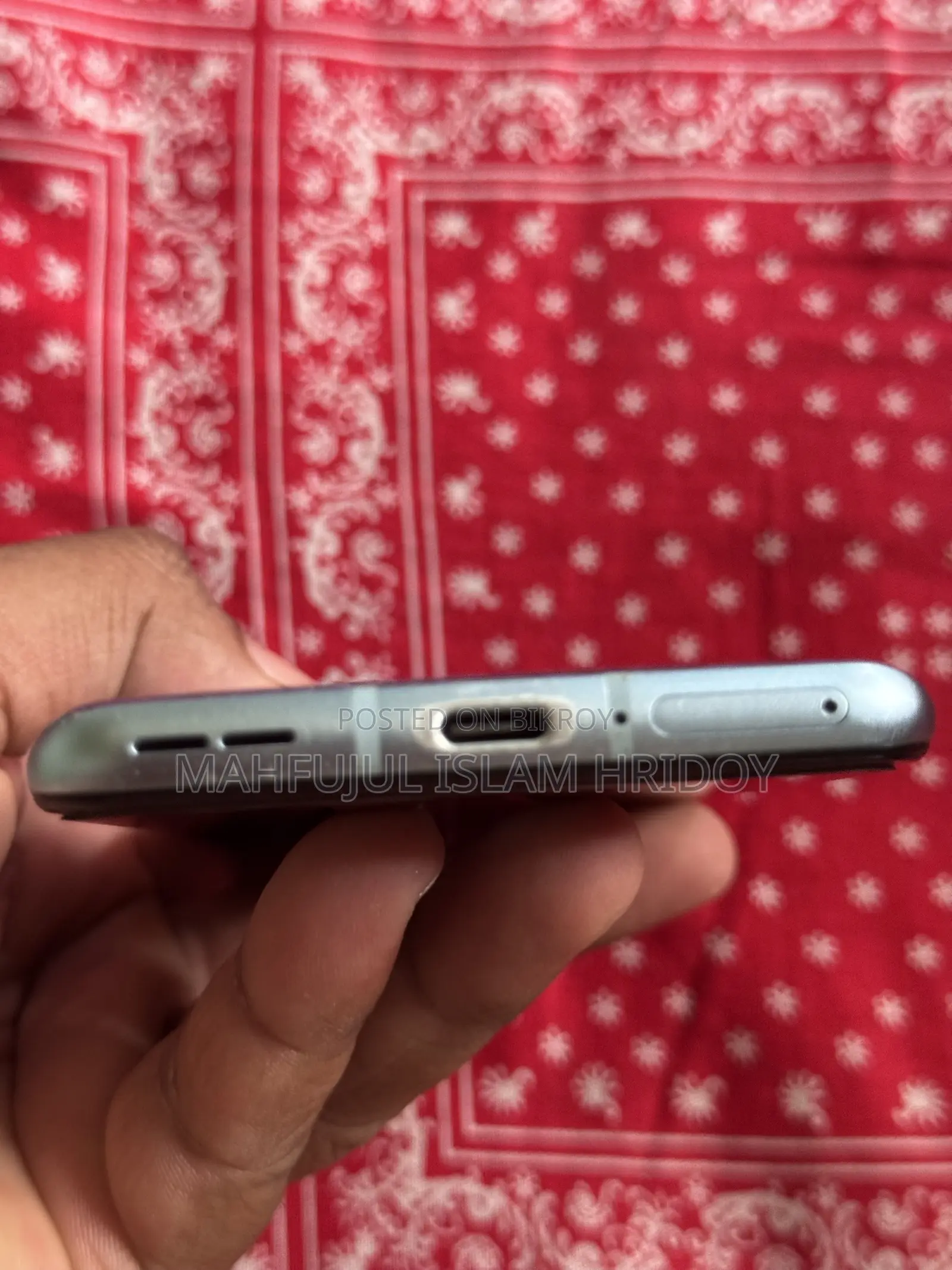 ওয়ানপ্লাস ৯আর ২৫৬ জিবি