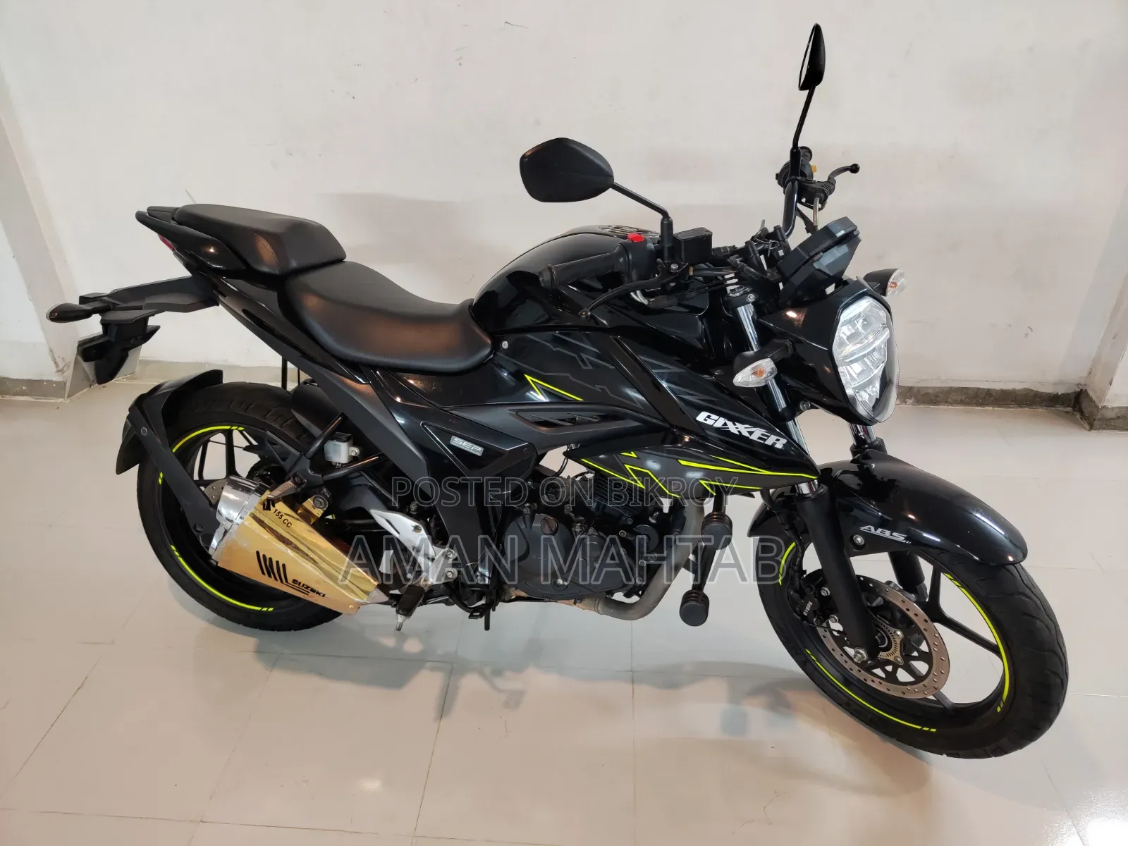 সুজুকি জিক্সার ২০২৪ কালো