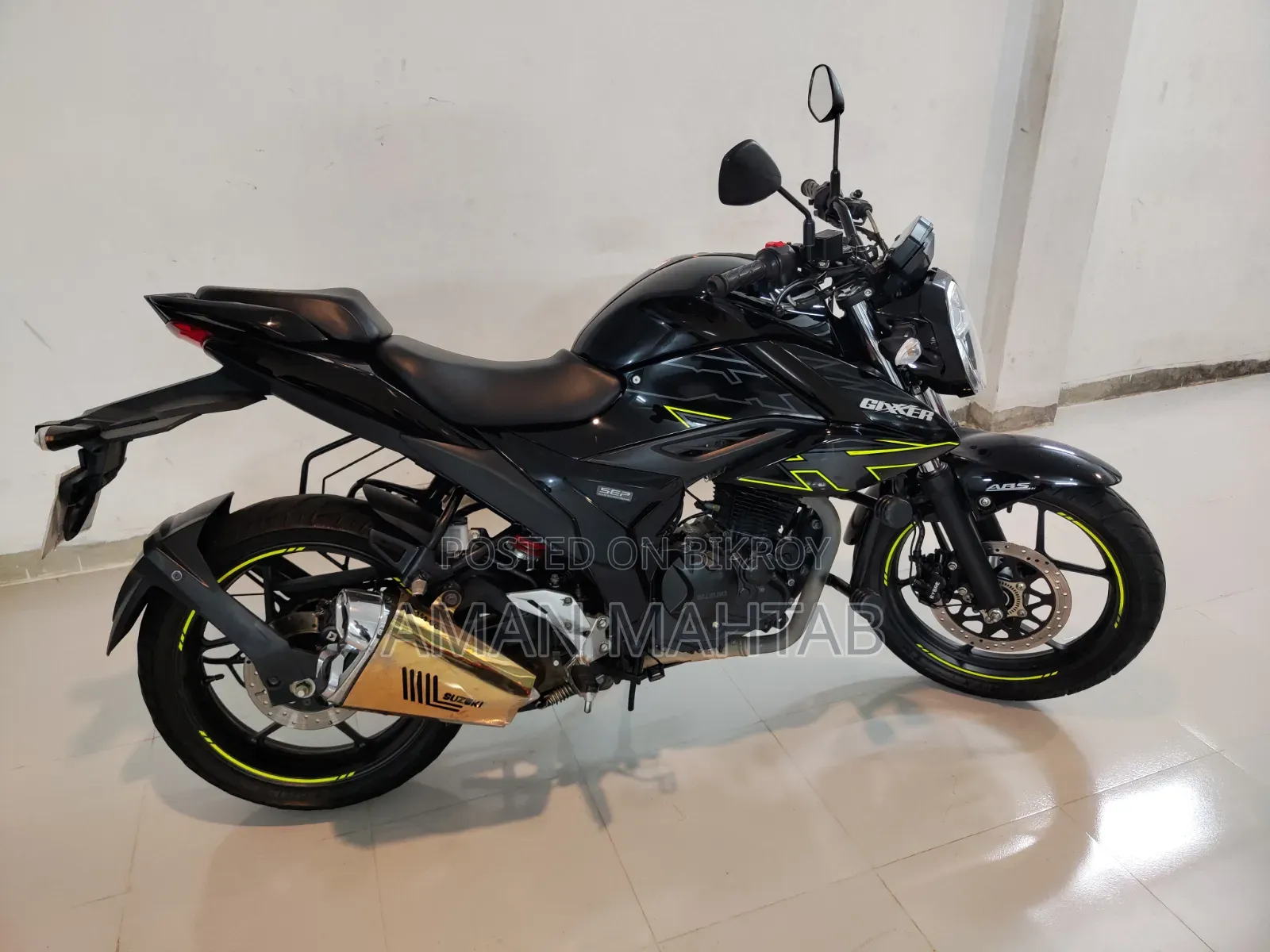 সুজুকি জিক্সার ২০২৪ কালো