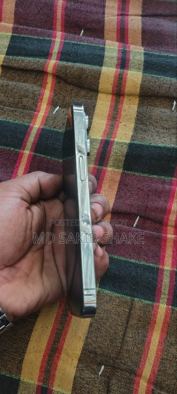 অ্যাপল আইফোন ১৪ প্রো ১২৮ জিবি হোয়াইট