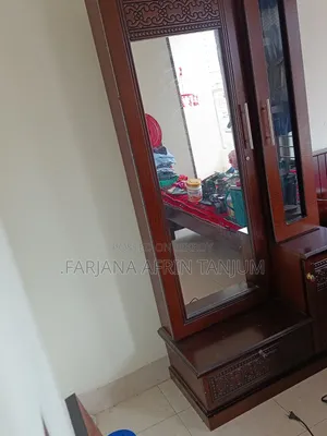 ড্রেসিং টেবিল
