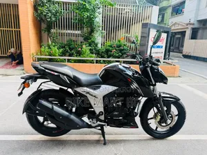 TVS Apache RTR 160 4V 2023 Black