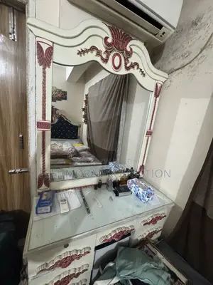 মালয়েশিয়ান উডের কিং সাইজ খাট বিক্রি করা হবে!