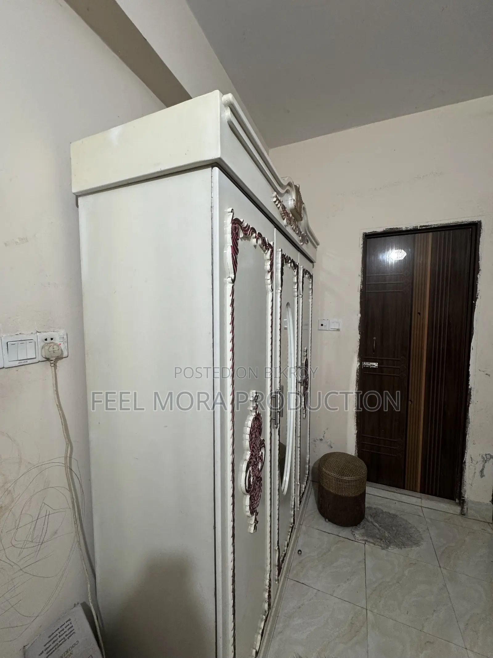 মালয়েশিয়ান উডের কিং সাইজ খাট বিক্রি করা হবে!