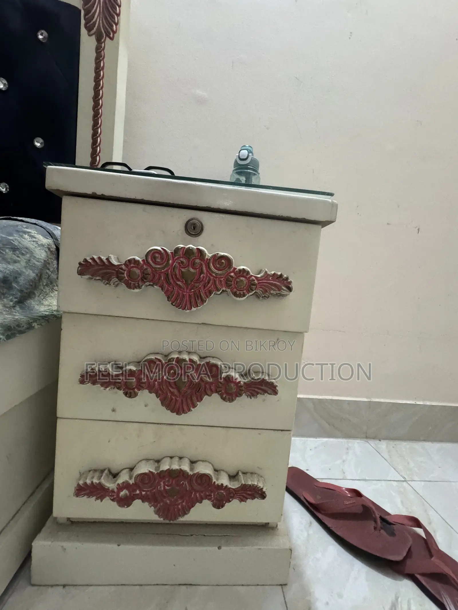 মালয়েশিয়ান উডের কিং সাইজ খাট বিক্রি করা হবে!