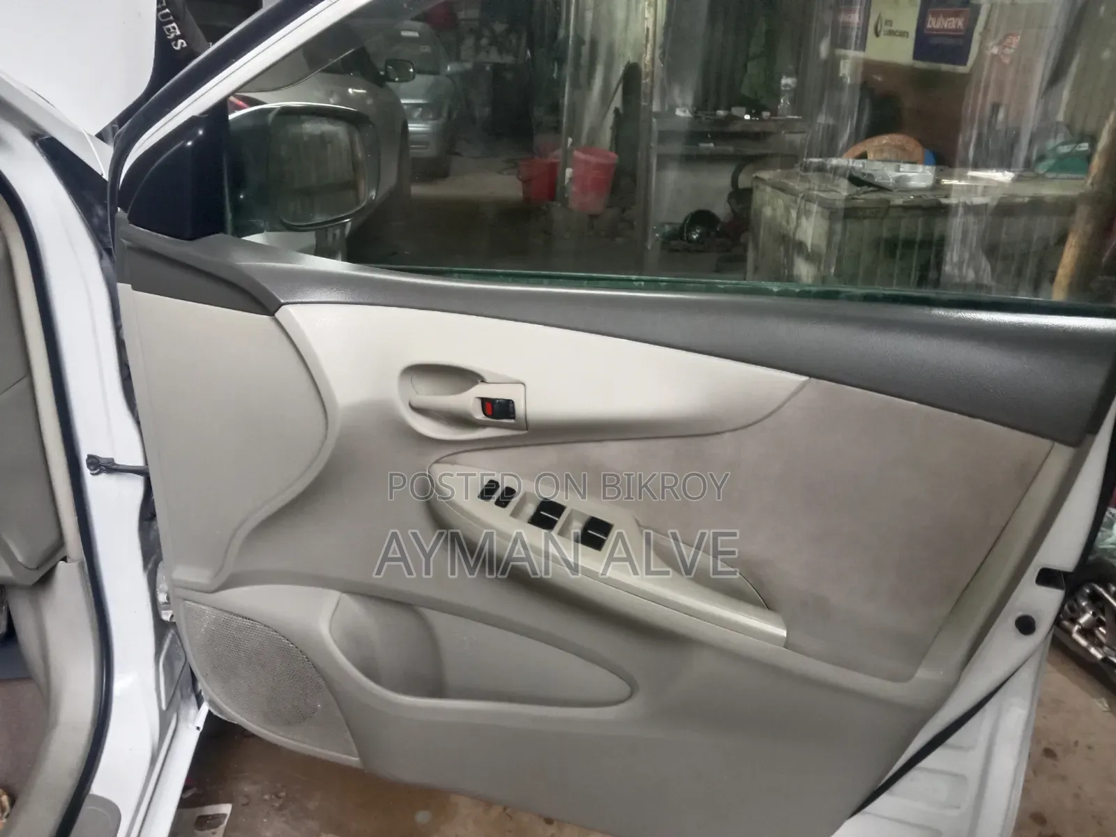টয়োটা এক্সিও ২০০৯ সাদা