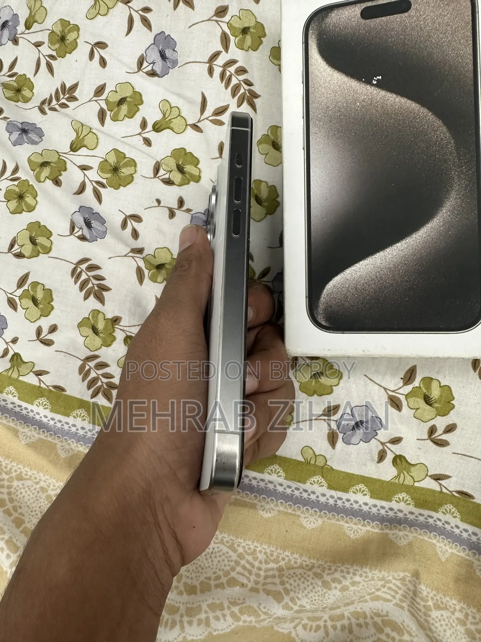 অ্যাপল আইফোন ১৫ প্রো ২৫৬ জিবি হোয়াইট