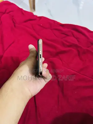 অ্যাপল আইফোন এক্সএস ৬৪ জিবি গোল্ড