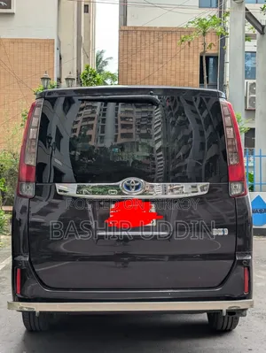 টয়োটা নোয়া ২০১৪ মেরুন