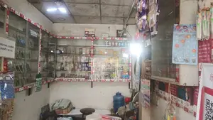 Shop for rent including goods and decoration