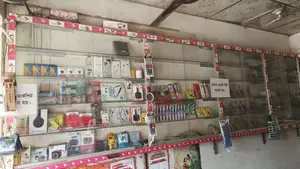 Shop for rent including goods and decoration