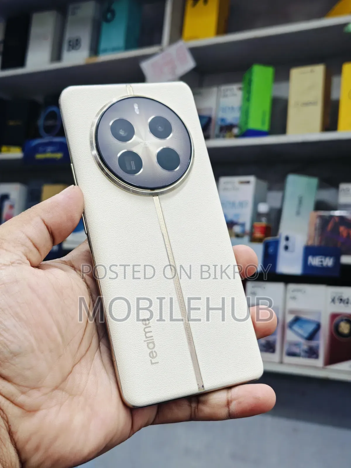 রিয়েলমি ১২ প্রো প্লাস ২৫৬ জিবি সাদা