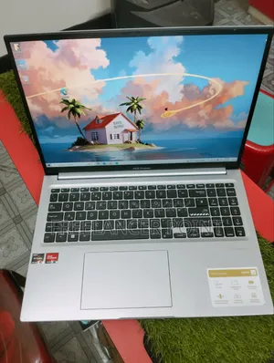 Laptop ASUS Vivobook 16 8GB AMD Ryzen 5 SSD 256GB