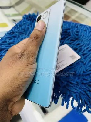 iQOO 128 GB
