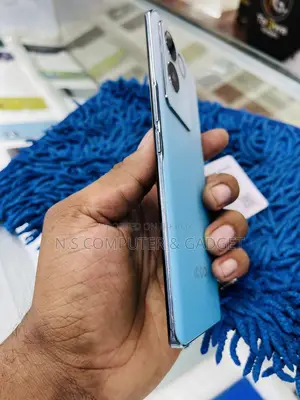 iQOO 128 GB