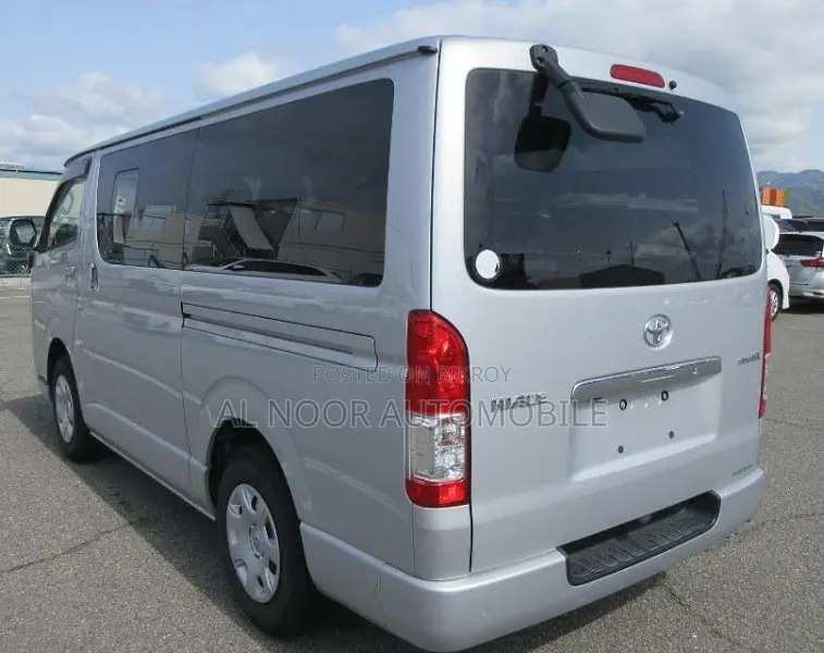 Toyota HiAce 2021 Silver