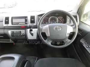 Toyota HiAce 2021 Silver