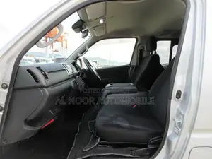 Toyota HiAce 2021 Silver