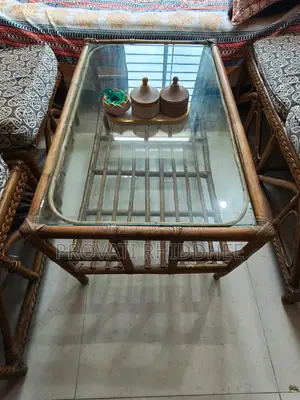 পুরাতন সোফা