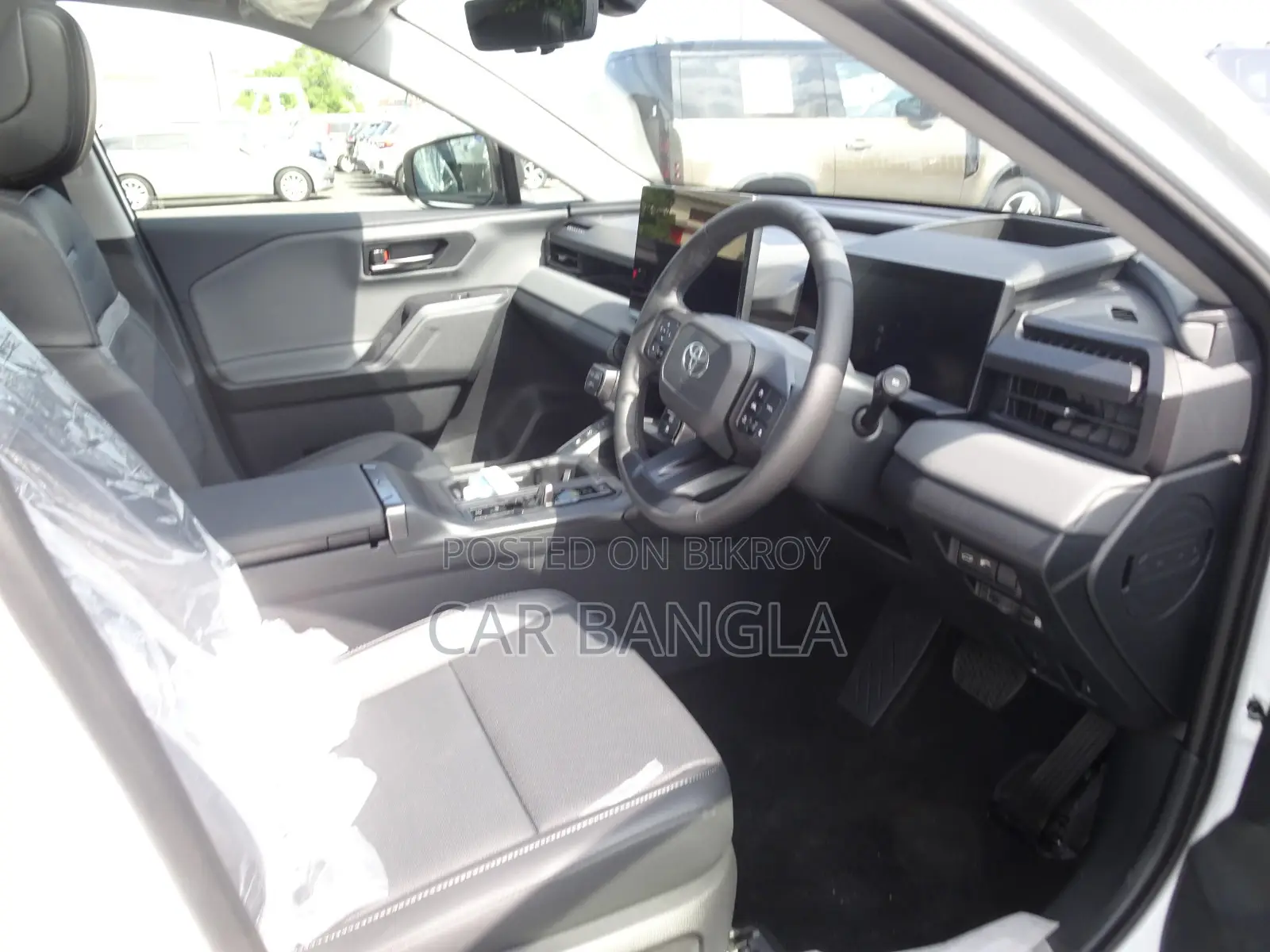 New Toyota RAV4 LE 2026 Pearl