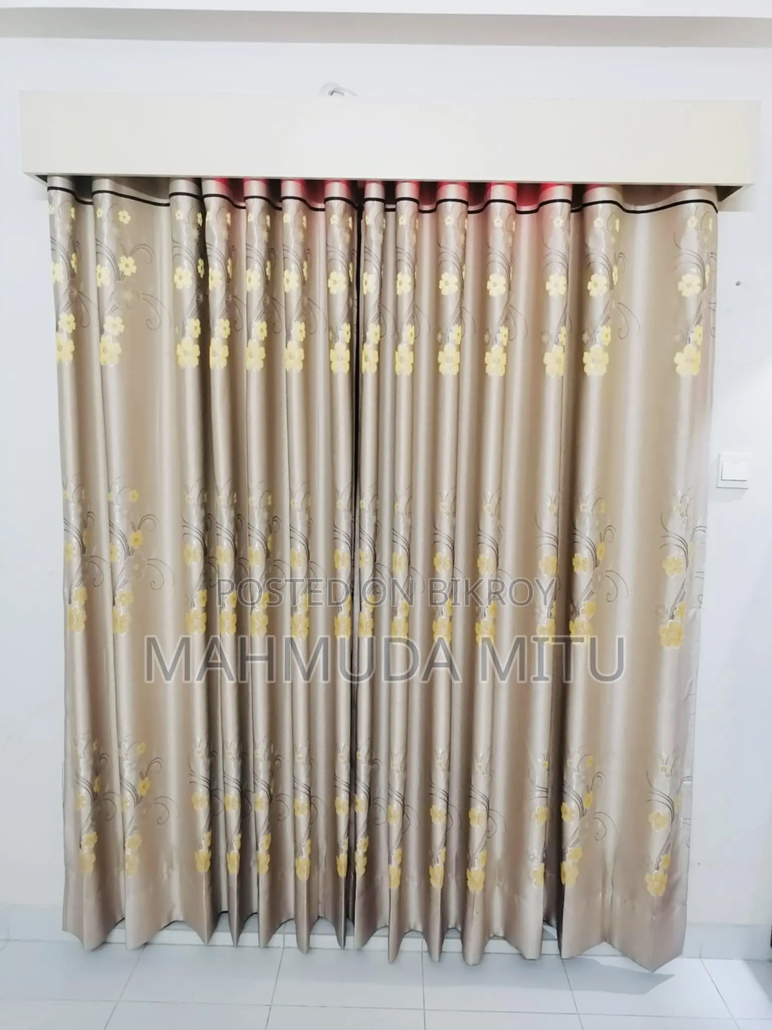 প্রায় নতুন পর্দা বিক্রয়ের জন্য