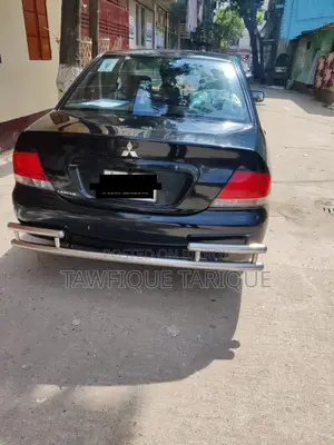 মিতসুবিশি ল্যান্সার ২০১০ কালো