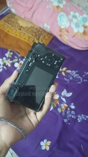 Sony A6300 + 20 Mm Lens Sell/ Exchange With iPhone