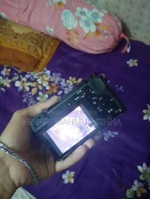 Sony A6300 + 20 Mm Lens Sell/ Exchange With iPhone