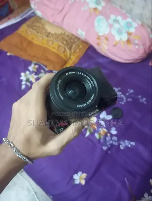 Sony A6300 + 20 Mm Lens Sell/ Exchange With iPhone