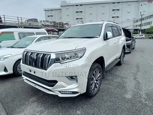 টয়োটা ল্যান্ড ক্রুজার প্রাডো ২০২২ পার্ল