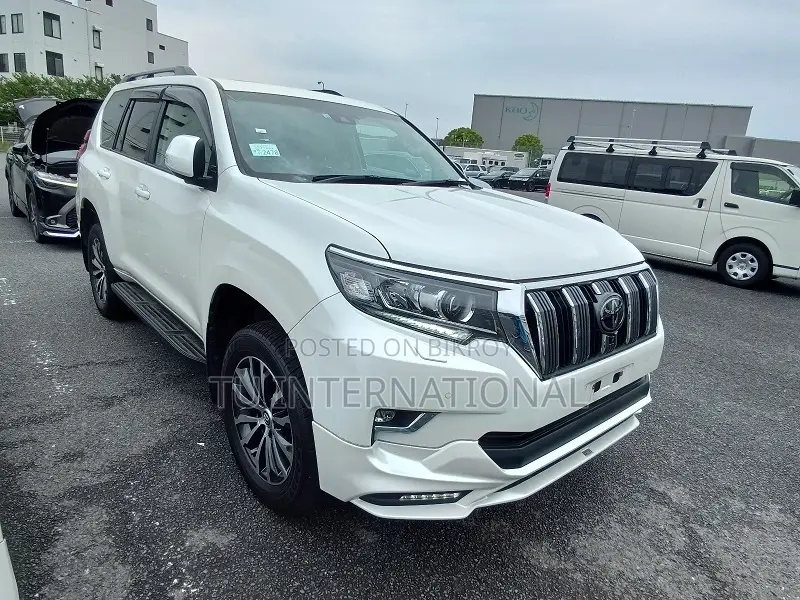 টয়োটা ল্যান্ড ক্রুজার প্রাডো ২০২২ পার্ল