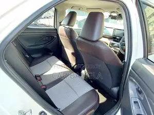 Toyota Yaris Cross 2021 Pearl