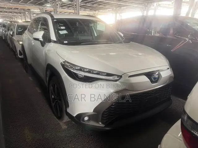টয়োটা করোল্লা ক্রস ২০২১ পার্ল