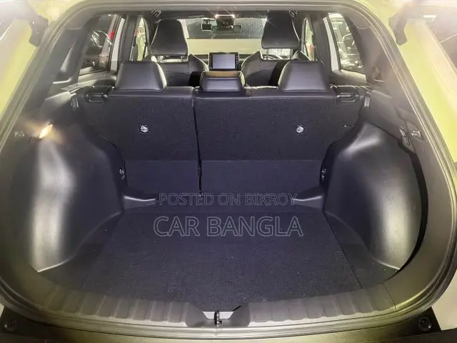 টয়োটা করোল্লা ক্রস ২০২১ পার্ল