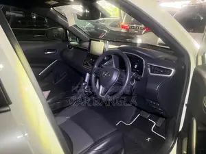 টয়োটা করোল্লা ক্রস ২০২১ পার্ল