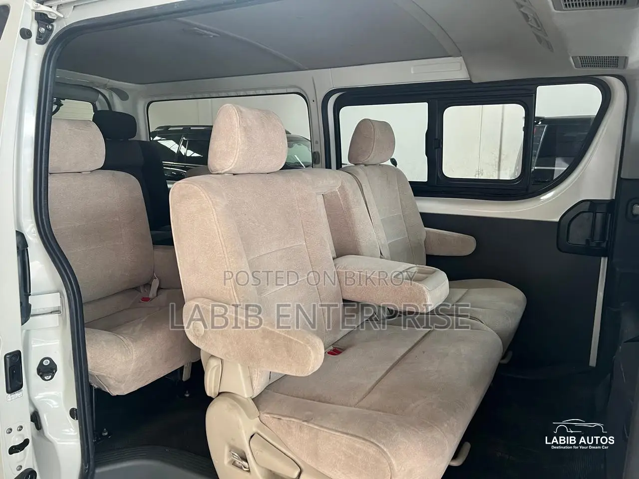 Toyota HiAce 2020 White