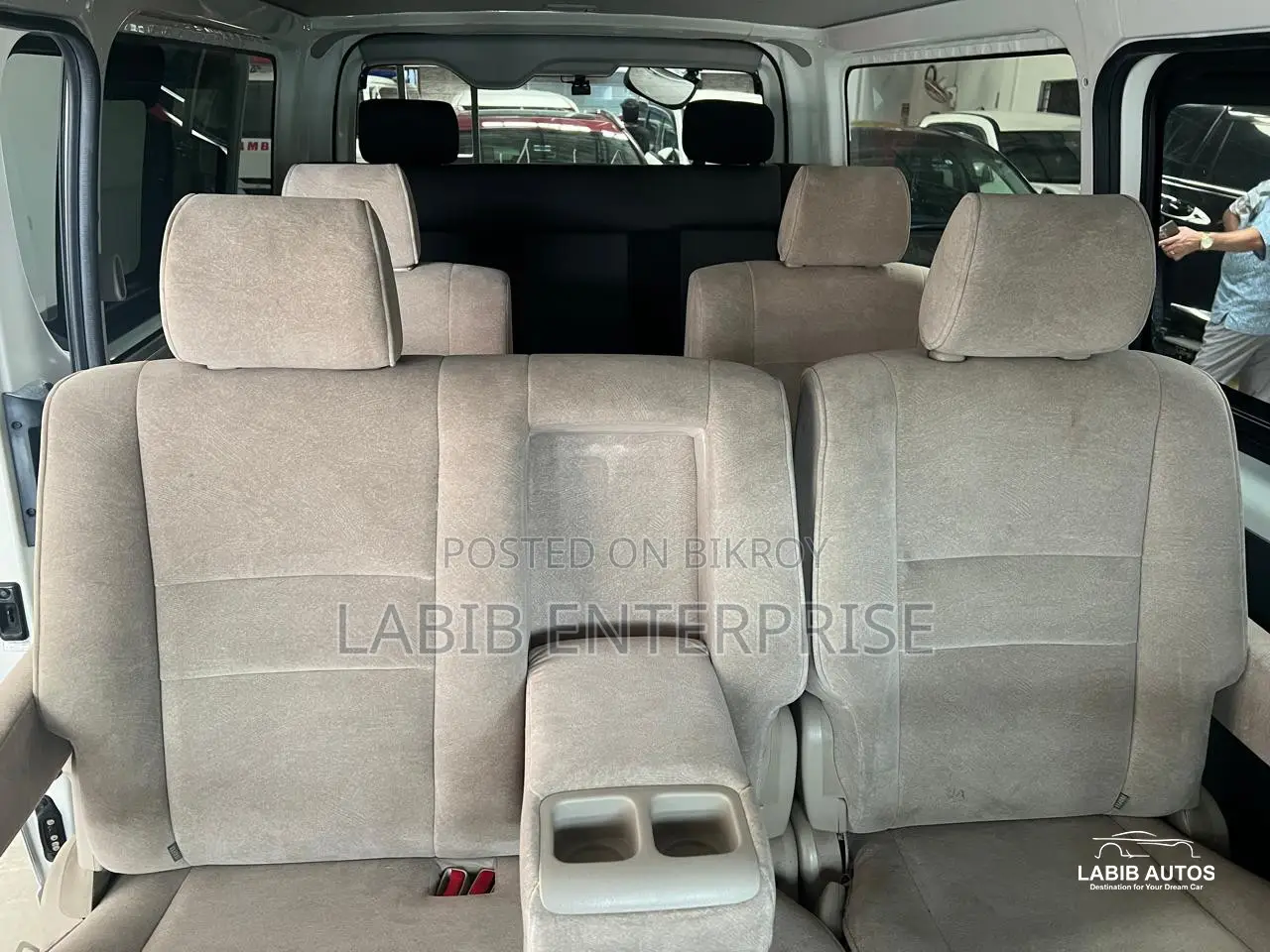 Toyota HiAce 2020 White