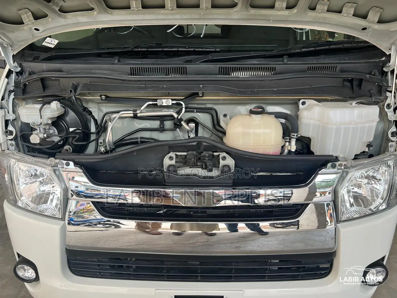 Toyota HiAce 2020 White