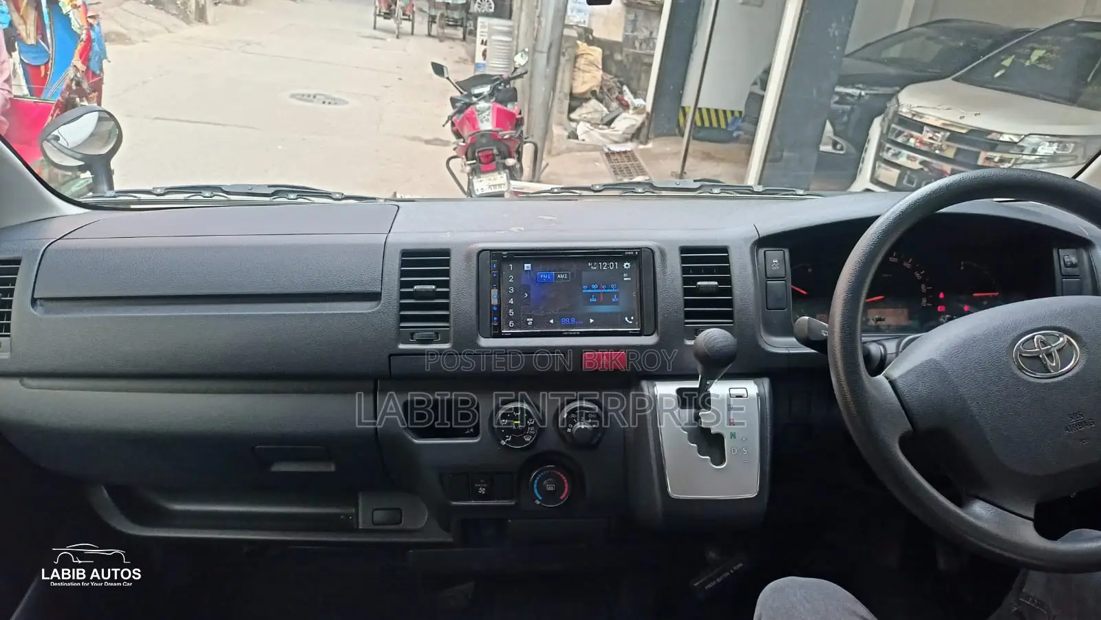 Toyota HiAce 2020 White