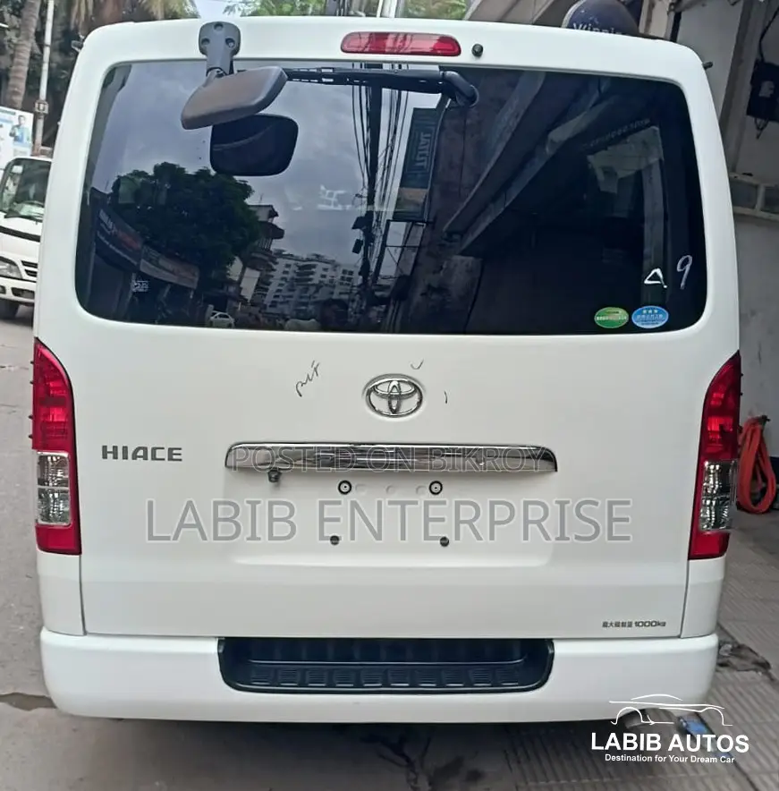 Toyota HiAce 2020 White