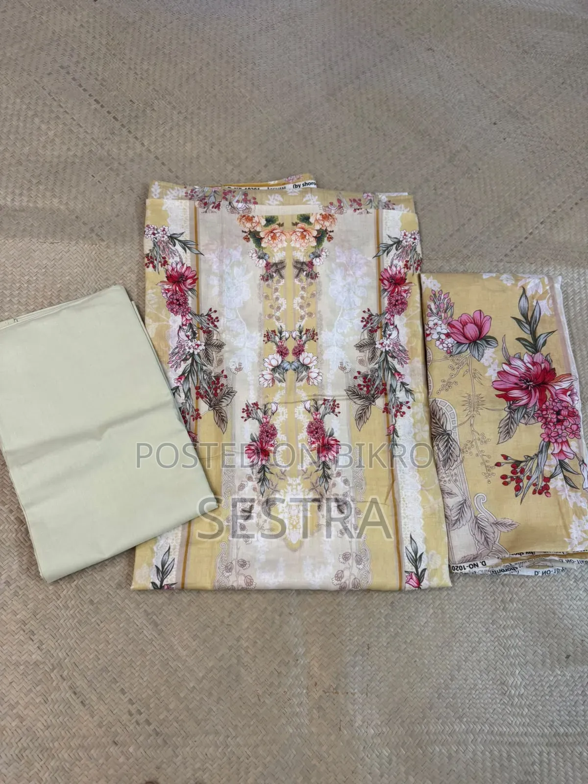 Very high quality three-piece. Captivating digitally printed.