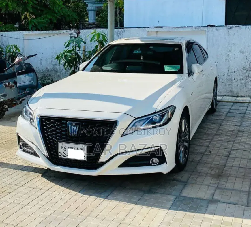 Toyota Crown 2019 White