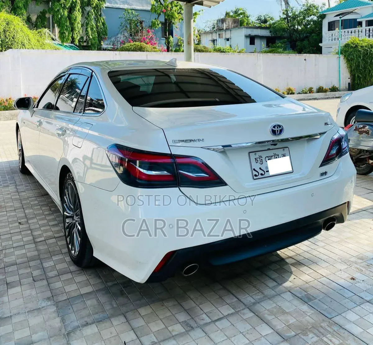 Toyota Crown 2019 White