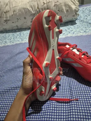 অ্যাডিডাস স্পাইক ফুটবল বুটস