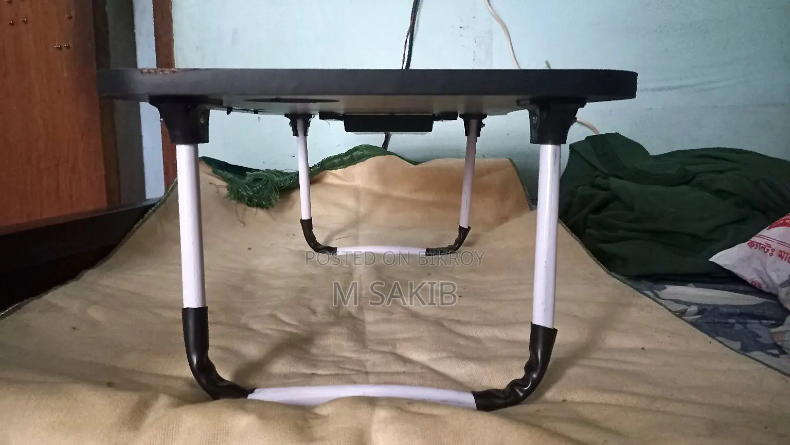 মাত্র ২০ দিন ব্যবহার করা টেবিল
