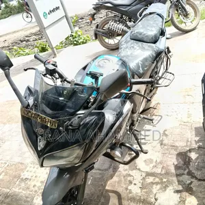 ইয়ামাহা এফজেডএস ভি২ ২০২২ কালো