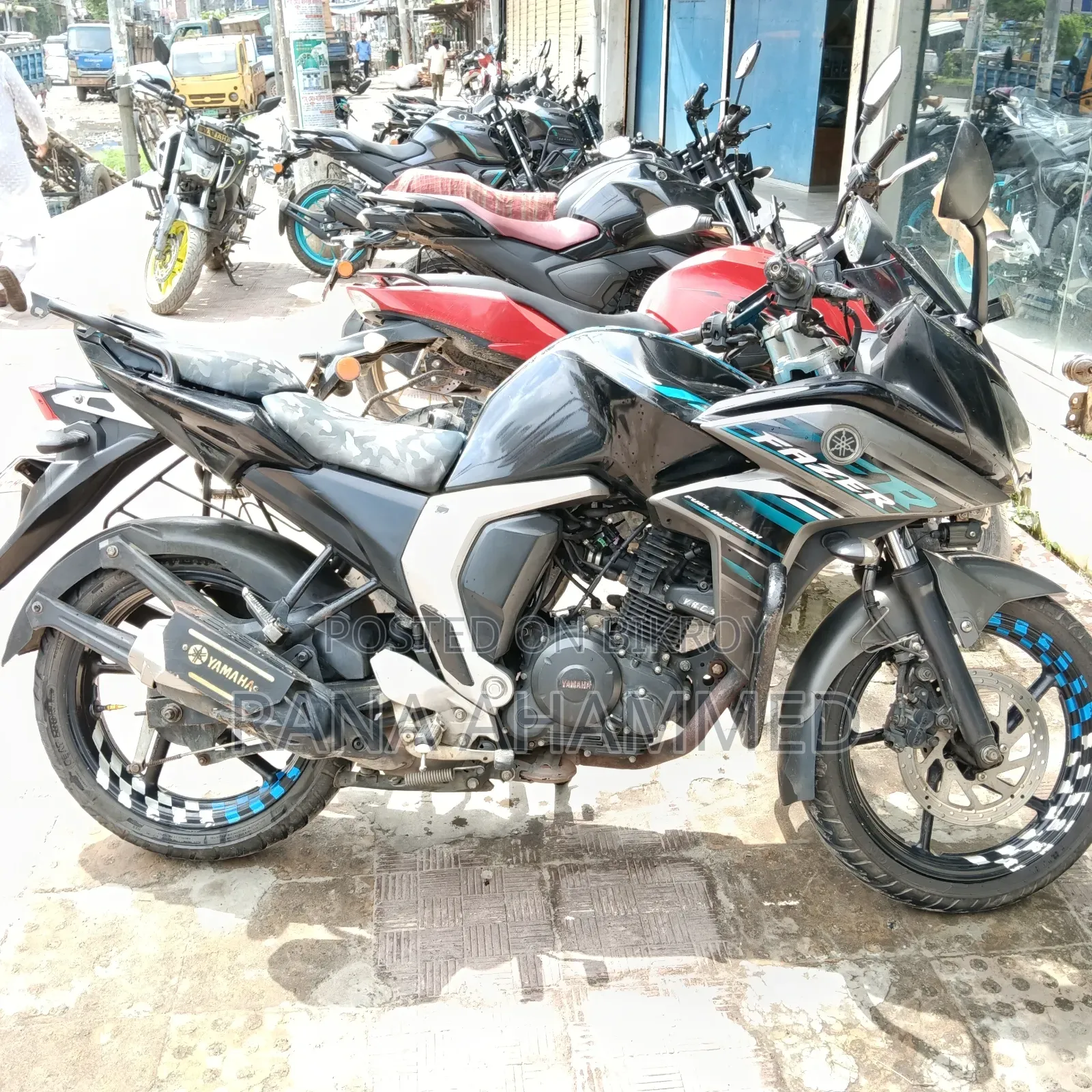 ইয়ামাহা এফজেডএস ভি২ ২০২২ কালো